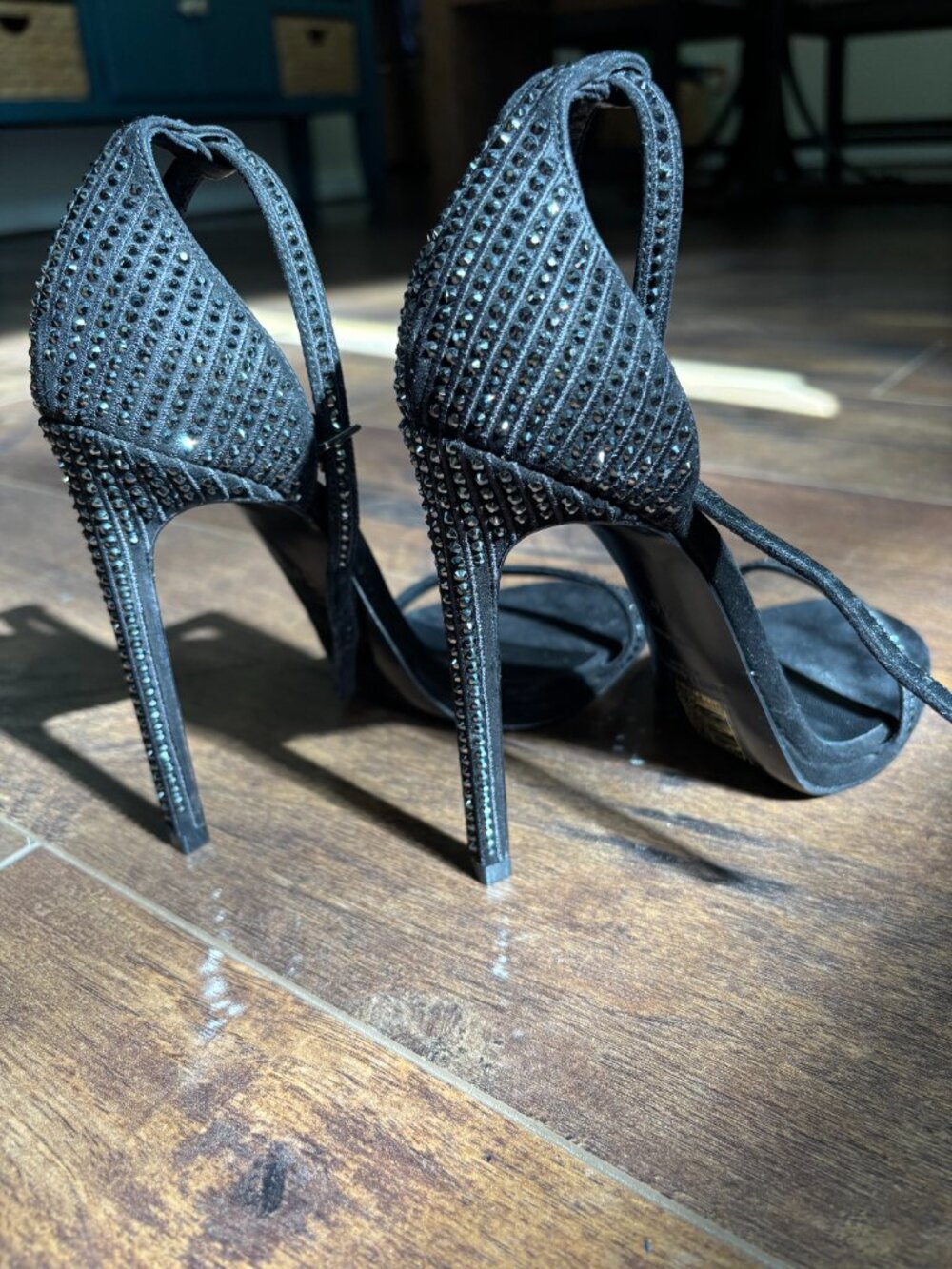 Saint Laurent studded strappy black stiletto - Picture 5 of 11